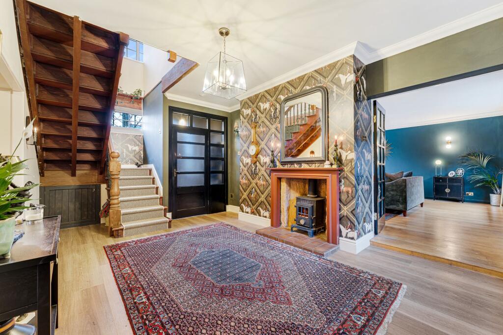 Eversley Lodge, 21 Hazlehurst Road, Frodsham, WA6 6EX photo 2