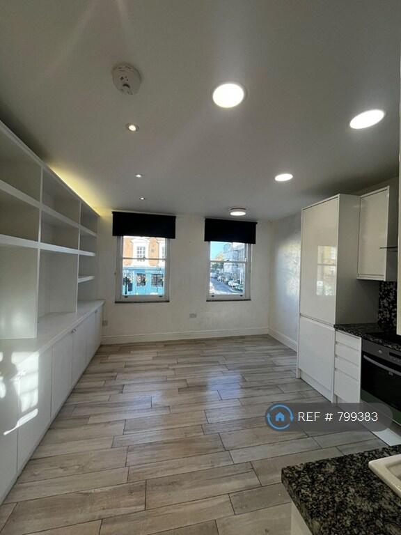 Apartment in London - More