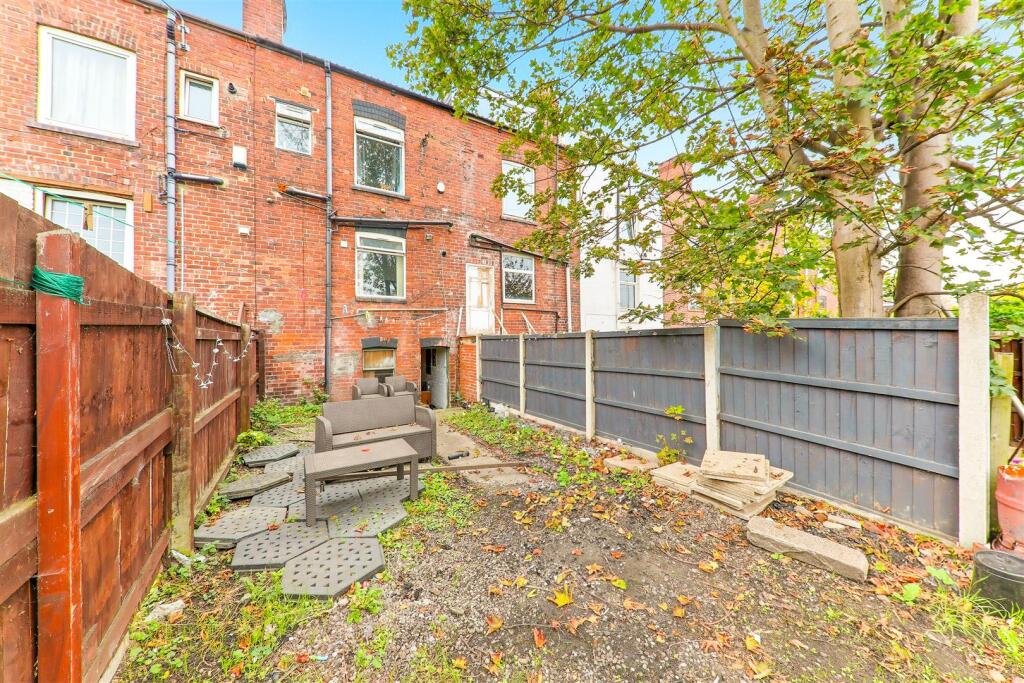 Ashdown Road, Wakefield photo 3