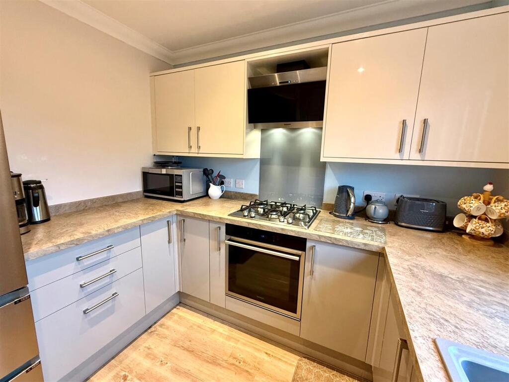 House in Totland, Colwell Bay - View 2