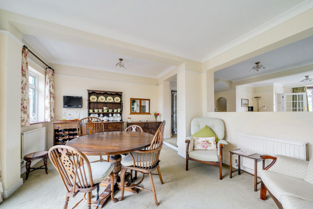 House in London, Coney Hall - View 2