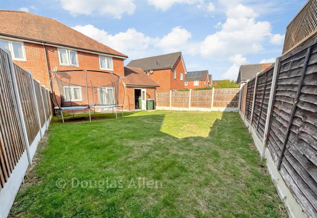 Main image of property: Farnham Avenue, Wickford, Essex