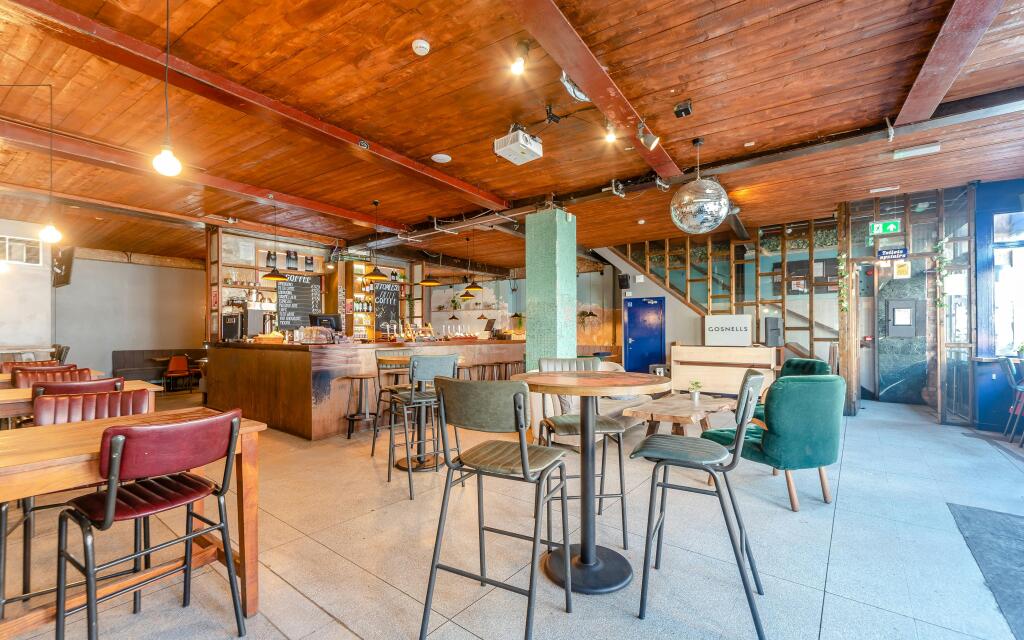8689817-interior35.jpg
