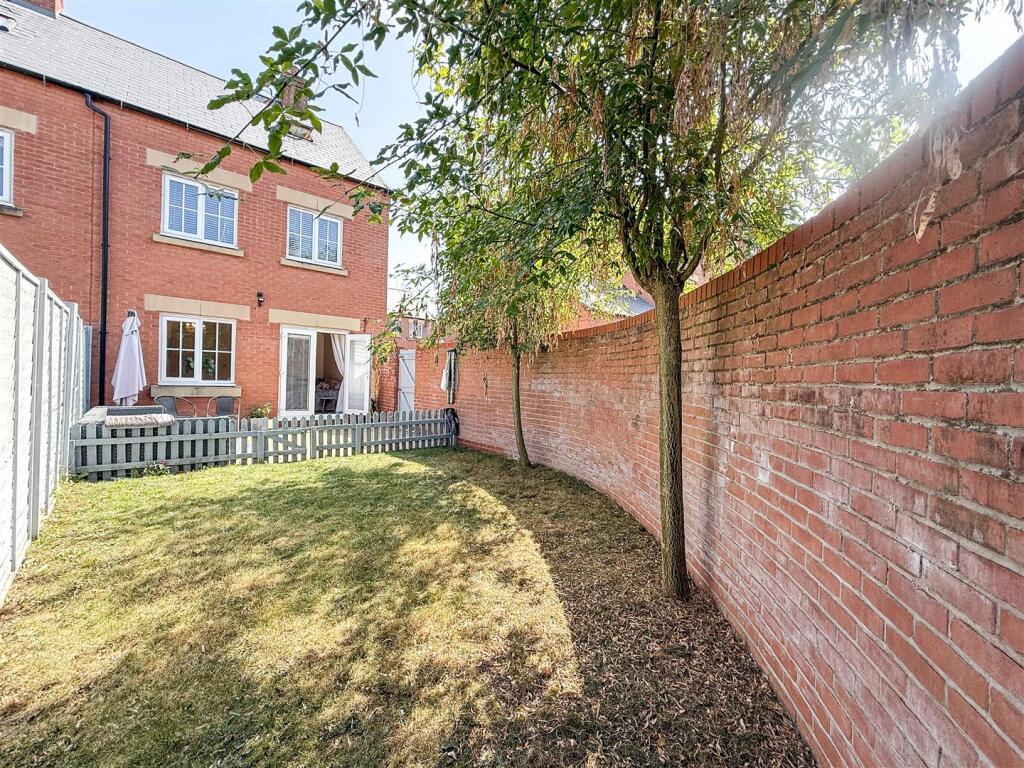 House in Staffordshire Moorlands, Biddulph - View 2