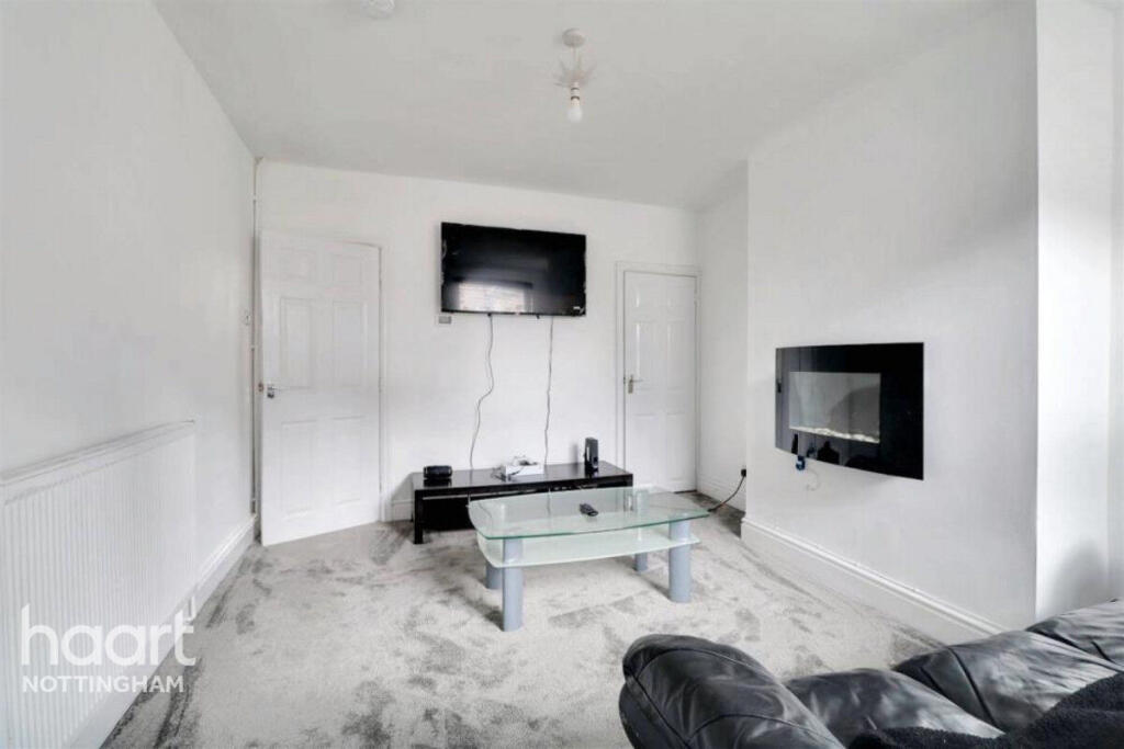 Main image of property: Wilford Crescent East, Nottingham