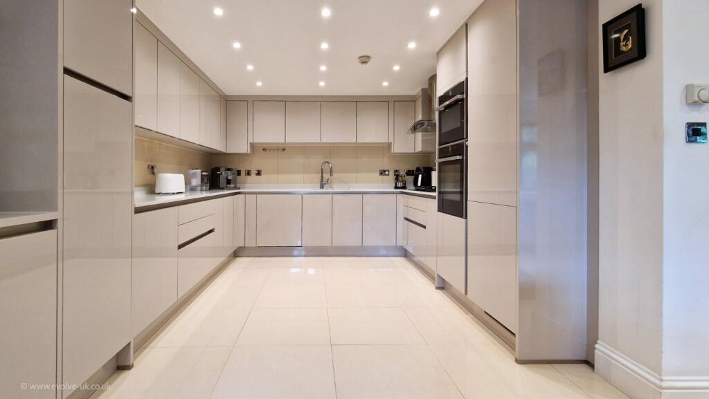 Main image of property: Woodlands Close, Gerrards Cross, Buckinghamshire