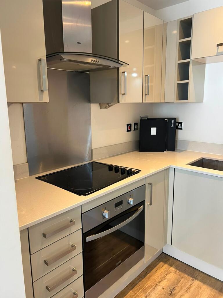 Apartment in Gillingham, Medway - More