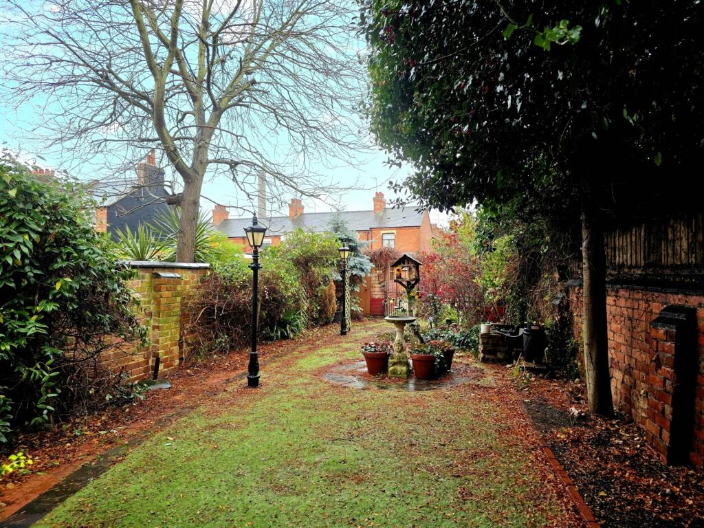 House in Northampton, West Northamptonshire - View 4