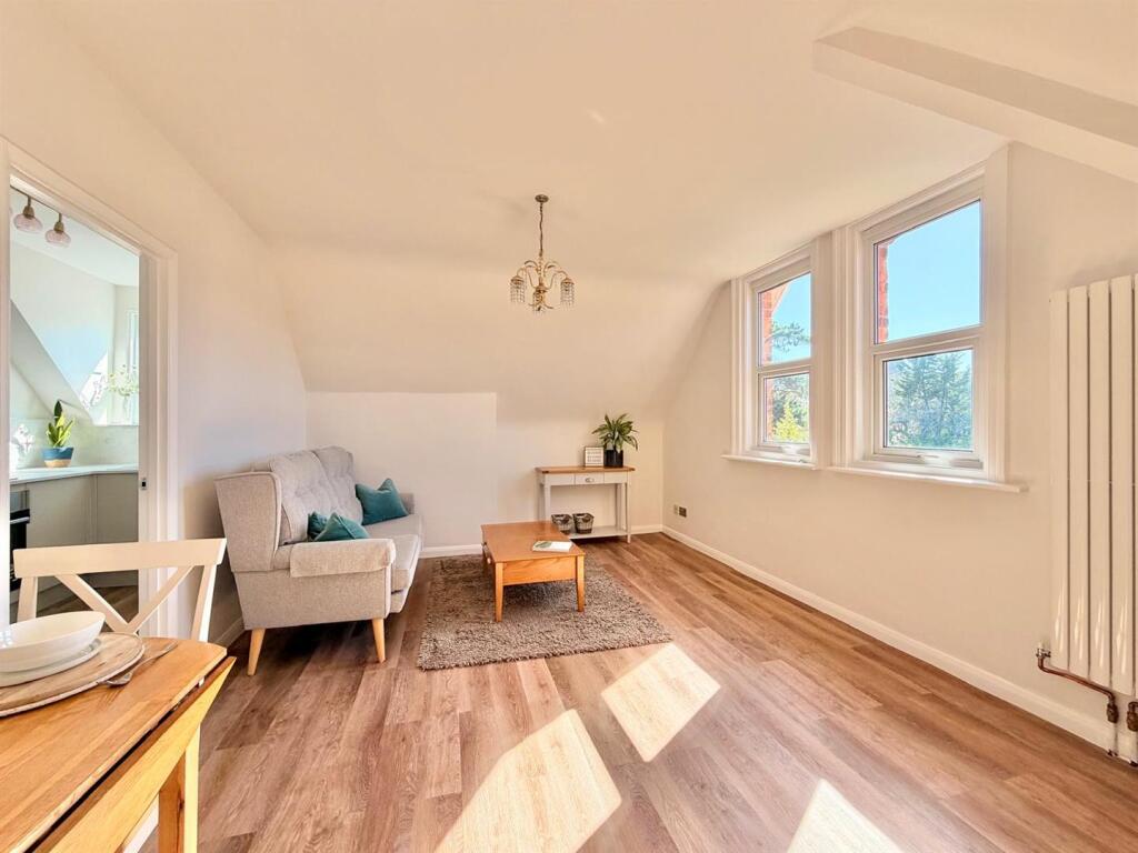 22 Grassington Road, Eastbourne photo 2