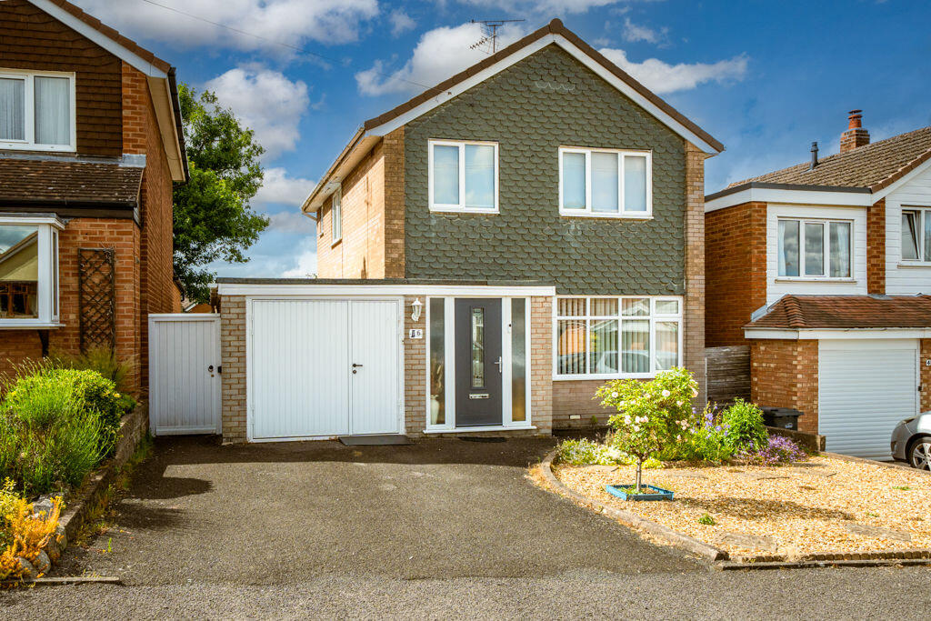 3-bed detached on Whitehall Road, Kingswinford, £335,000