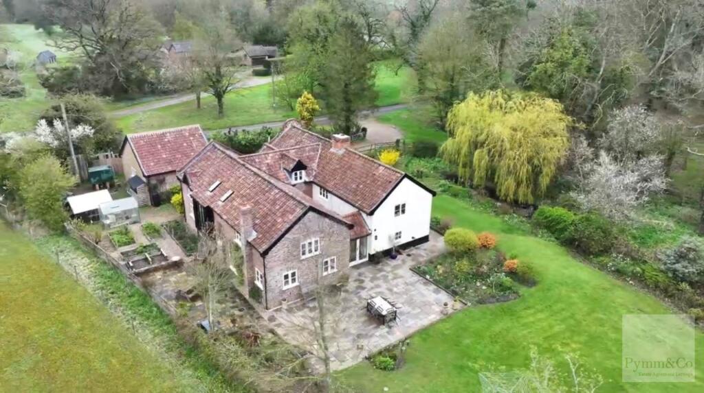 Main image of property: Saxlingham Green