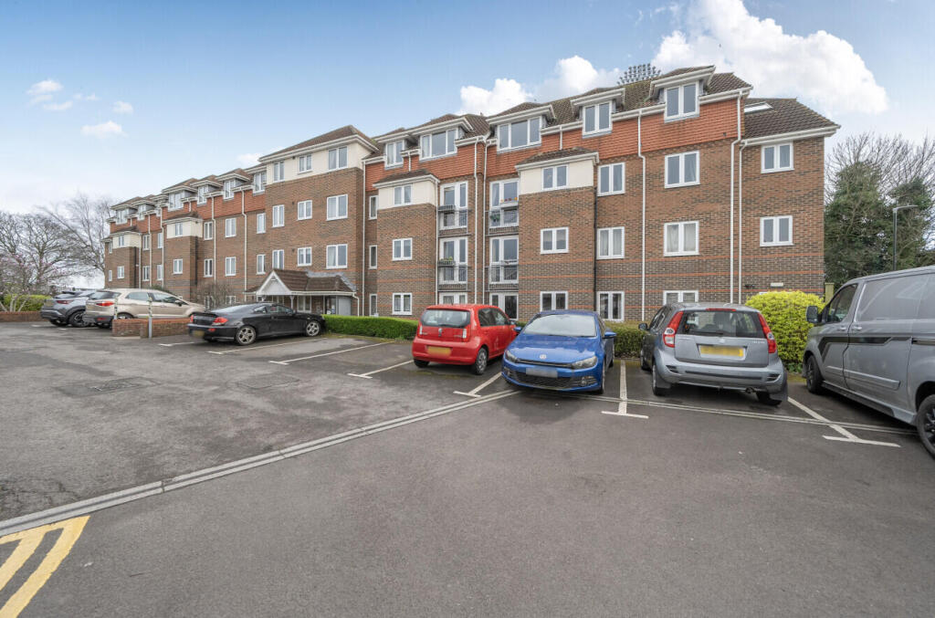 1-bed flat on Dellers Wharf, Taunton, £89,950