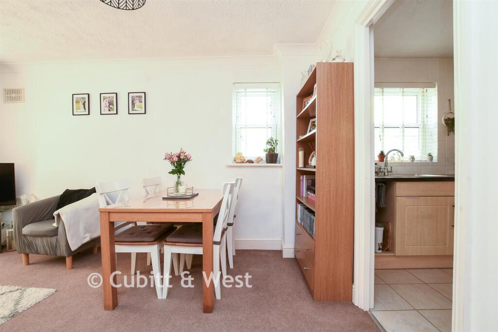 Apartment in Redhill - View 5