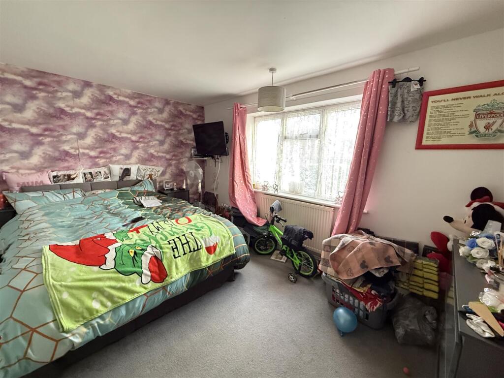 Sycamore Road, Burton-On-Trent photo 4