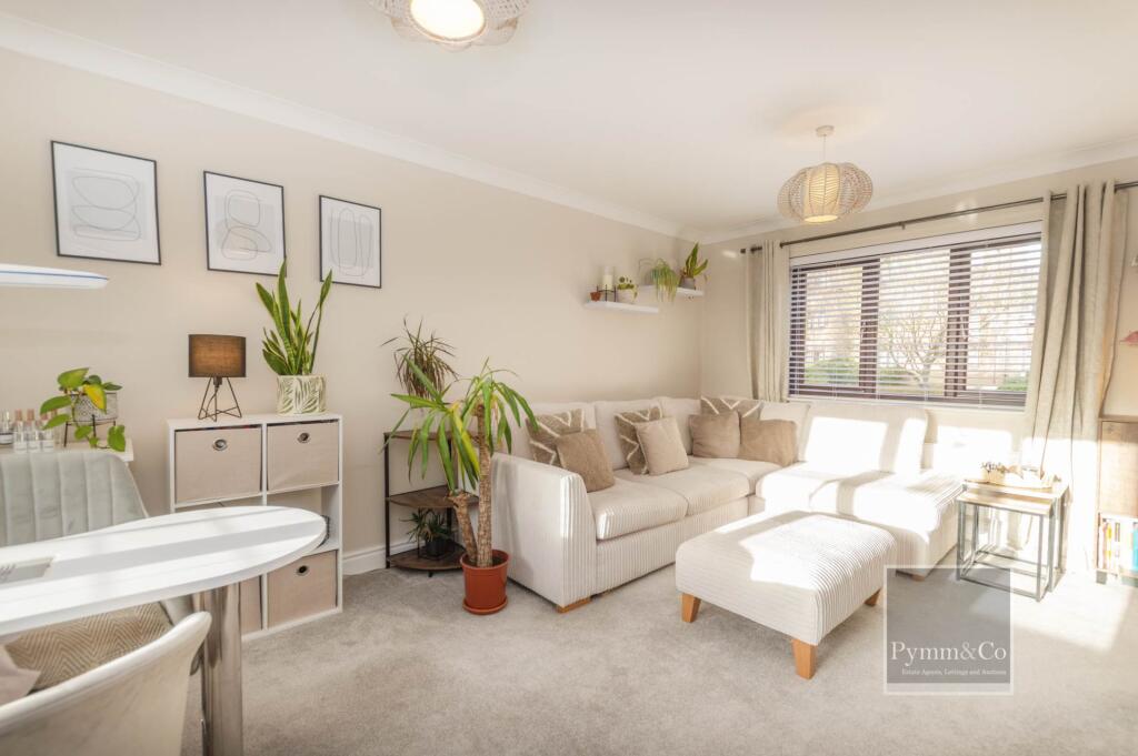 1-bed flat on Glendenning Road, Thorpe Park, £130,000