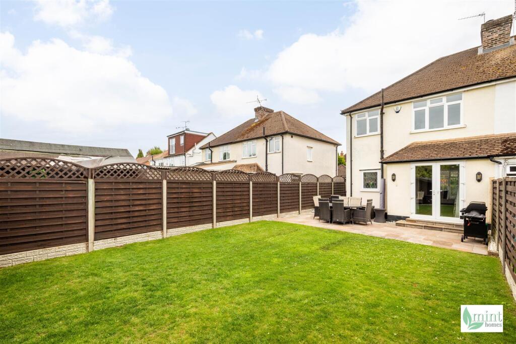 House in Woking, Sheerwater - View 3