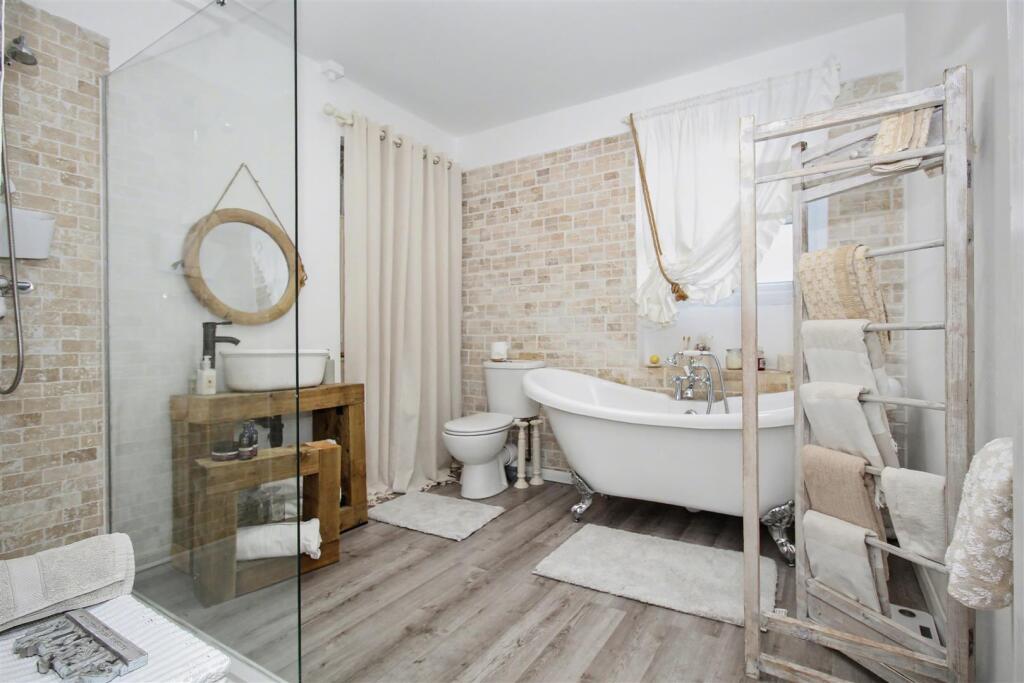 Main image of property: Underwood Road, Rothwell, Kettering