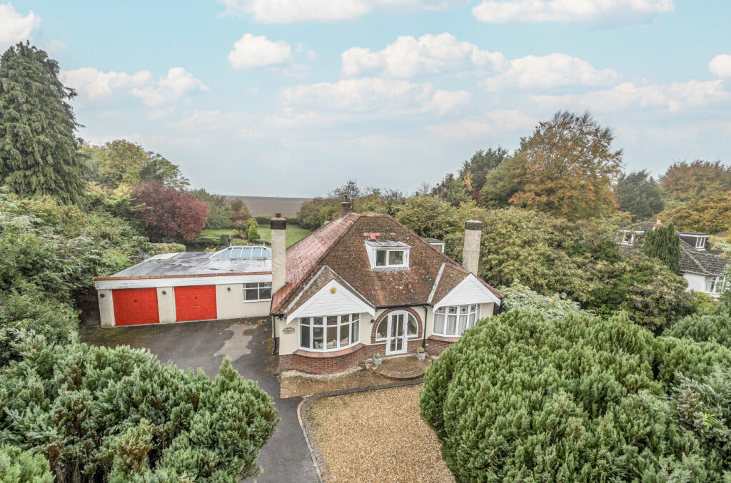 Marlborough Road, Chiseldon, Swindon, SN4 photo 3