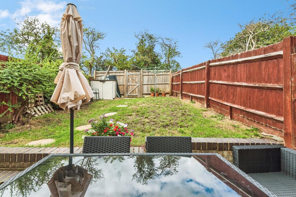 Juniper Close, Portslade, Brighton photo 4