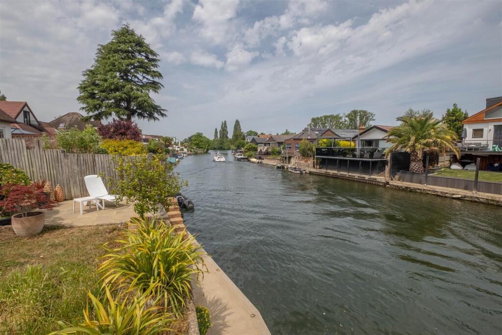 House in Elmbridge, Long Ditton - View 3