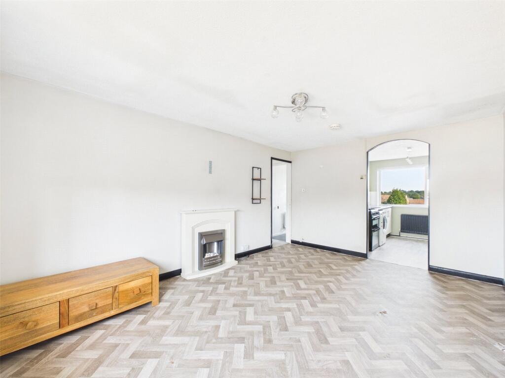 Apartment in Worcester, Worcestershire - View 2