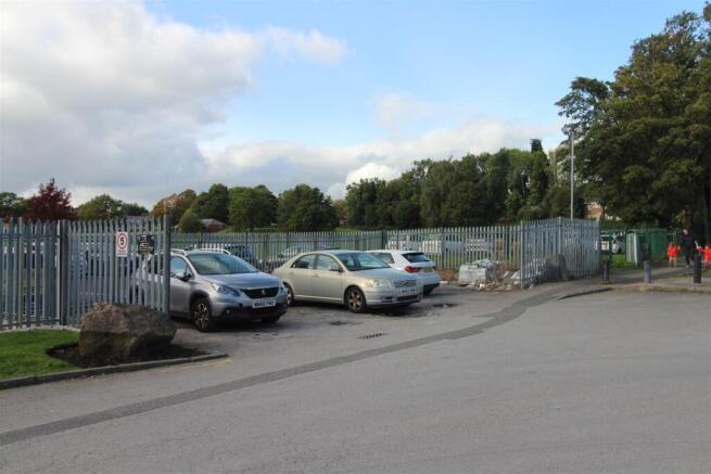 car park approx 5 cars
