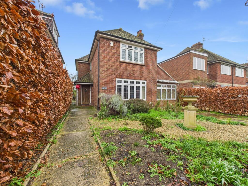 Main image of property: Tring Road, Aylesbury, Buckinghamshire