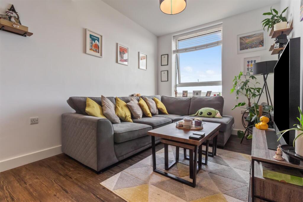 Skyline Apartments, The Causeway, Goring-By-Sea - View 3