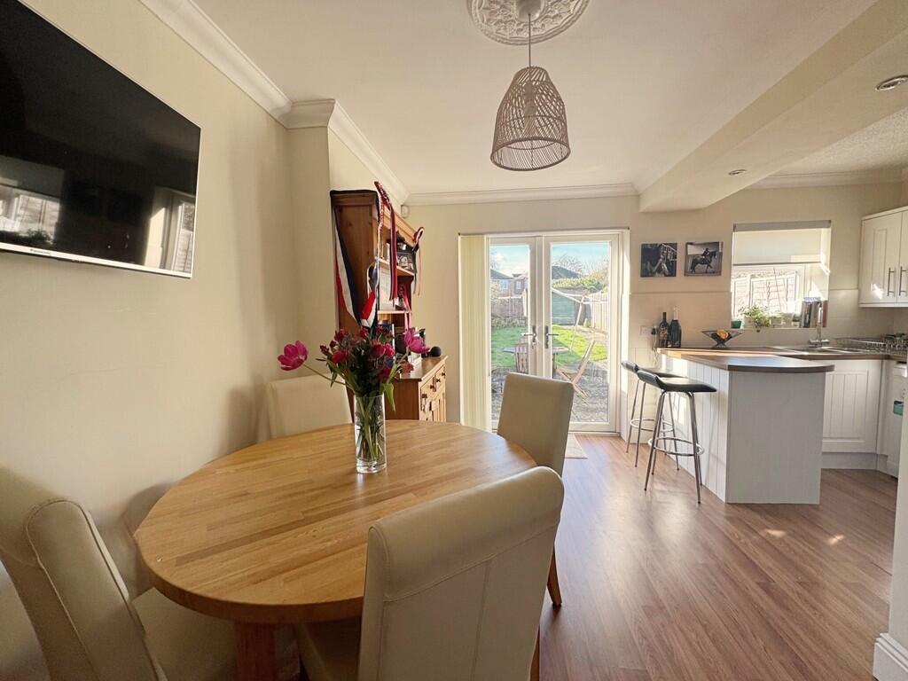 St. Nicholas Avenue, Kenilworth photo 3