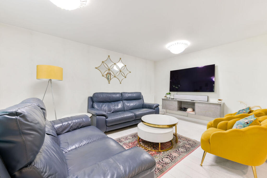 Apartment in Twickenham - View 5