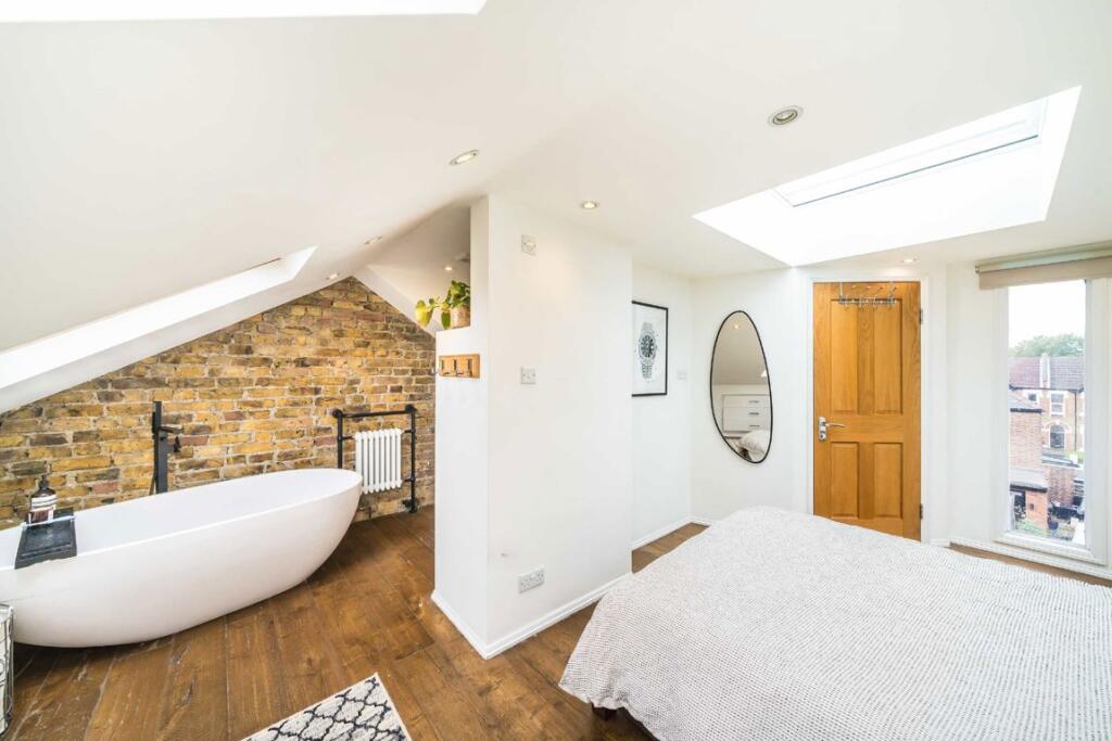 Apartment in London - View 5
