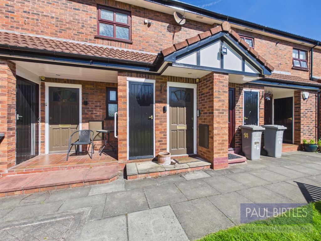 Main image of property: Queens Court, Woodsend Road, Flixton, Manchester, M41 8GR