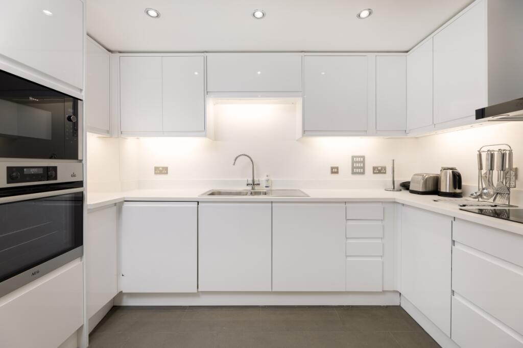 Apartment in London - View 3