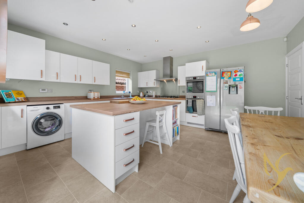 GL52, Battledown, 21 Birdlip Road, Cheltenham, GL52 5AJ photo 4