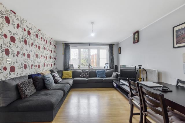 Apartment in Slough - View 2