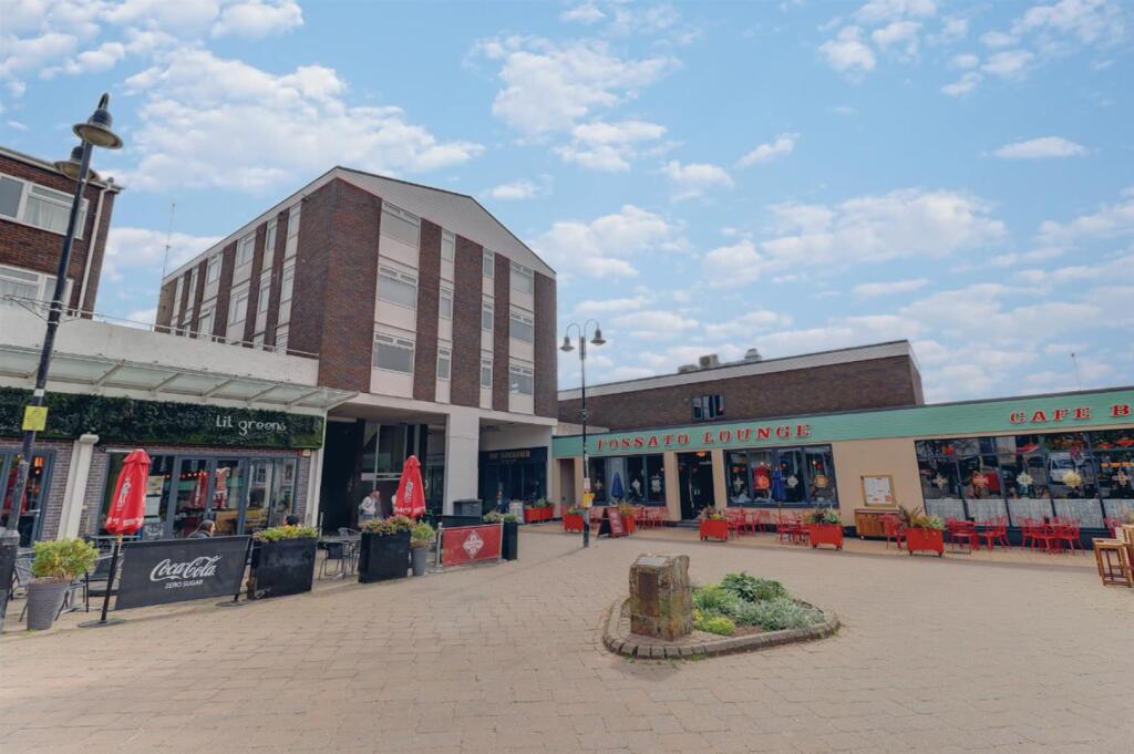 Main image of property: Abbey End, Kenilworth, CV8 1QH