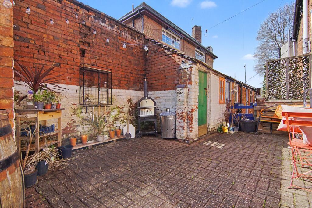 Arbour Cottages, Watling Street, Mancetter, Atherstone, CV9 1NE photo 4