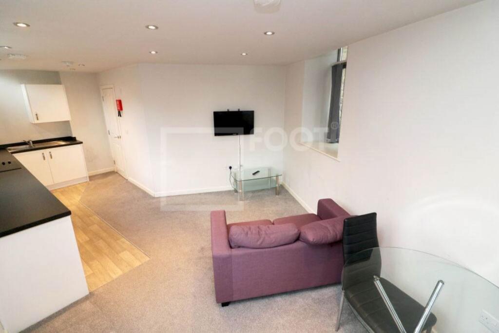 Apartment in Bradford, Eastbrook, Lister Hills - View 6
