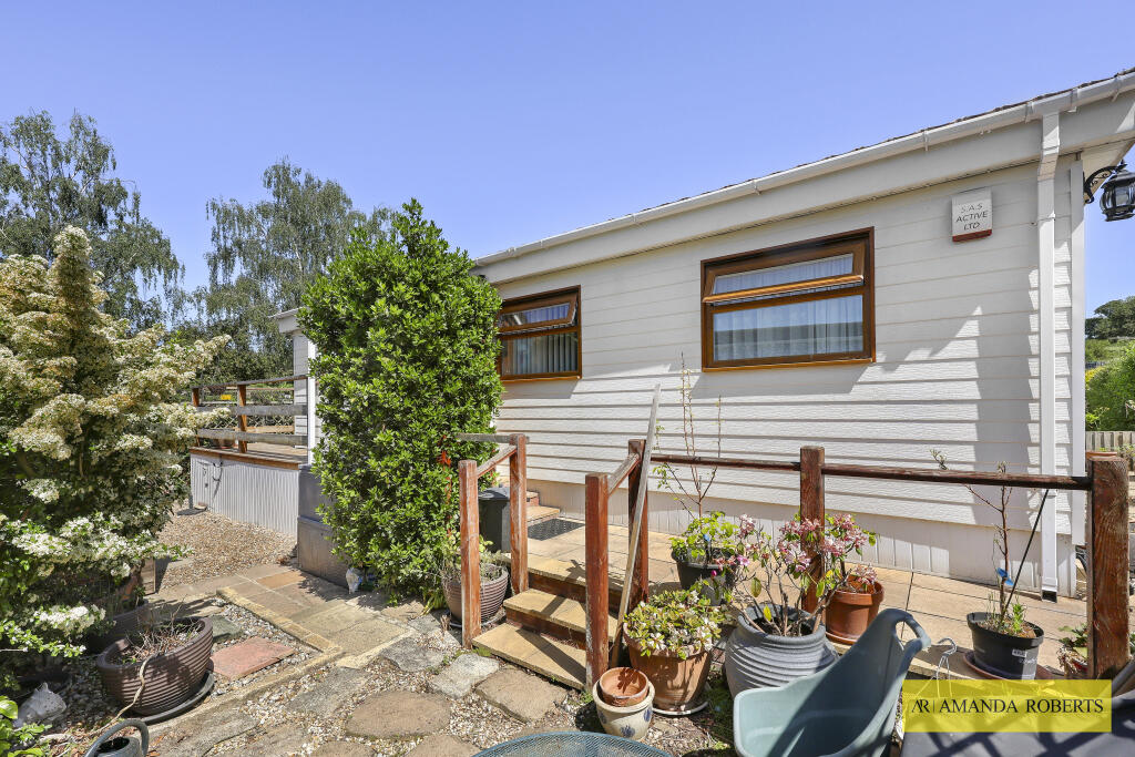 Hornbeam Lane, Loughton - View 5