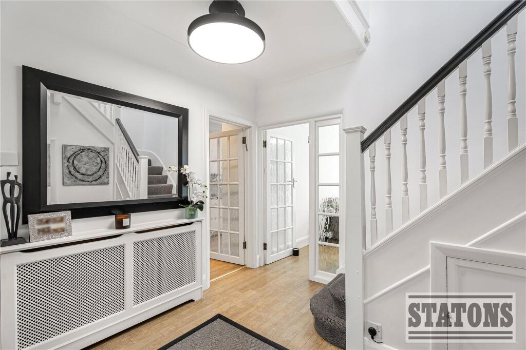 House in London - View 2