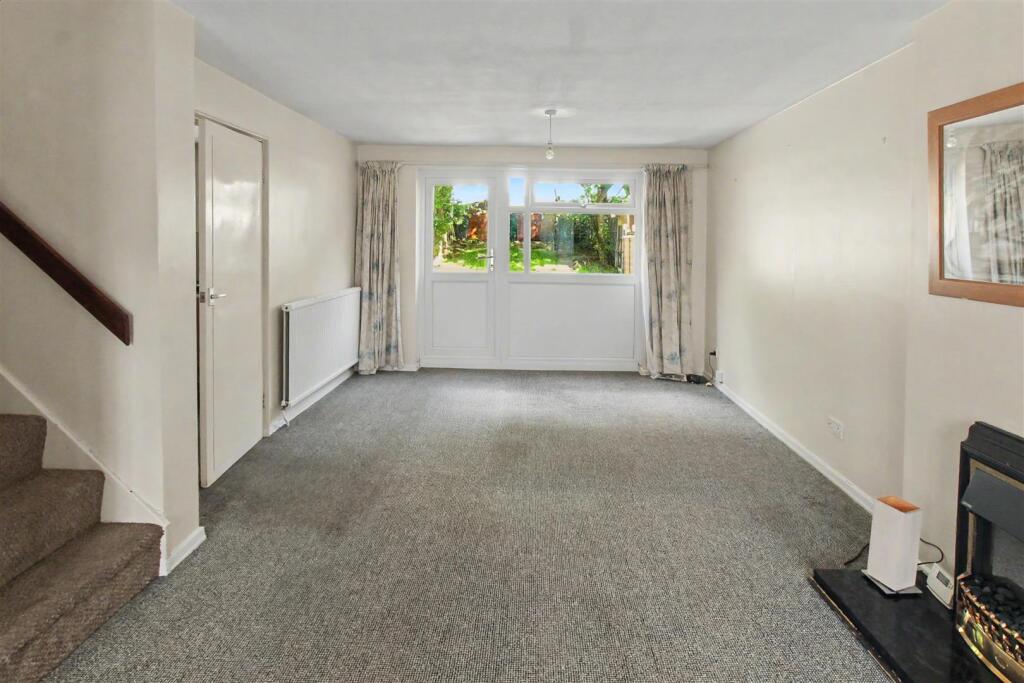 House in Nottingham, Bramcote - View 2