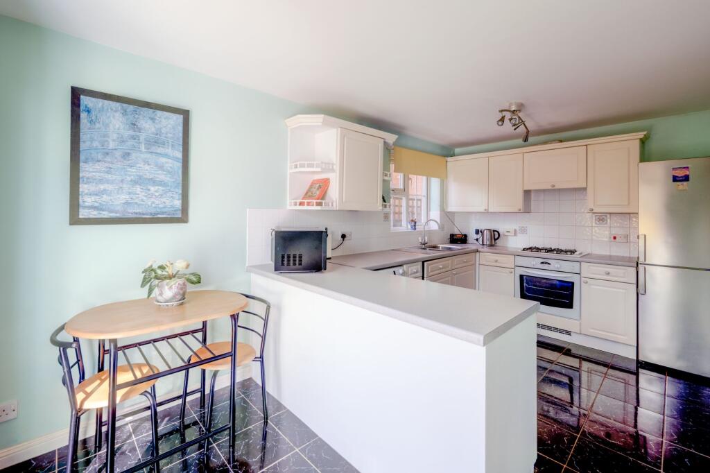 Darent Close, Stone Cross, BN24 photo 4