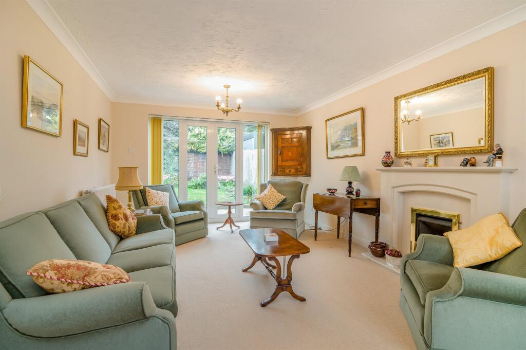 House in Newport - View 4