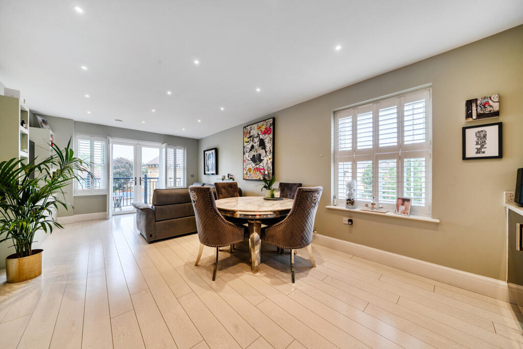 Apartment in Bromley - View 4