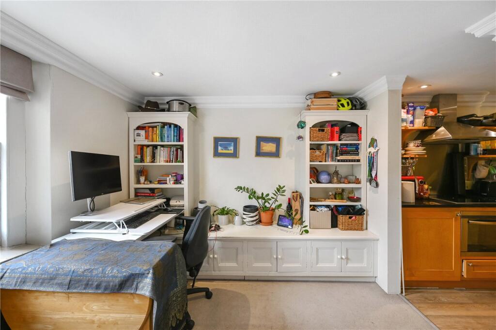Apartment in London - More