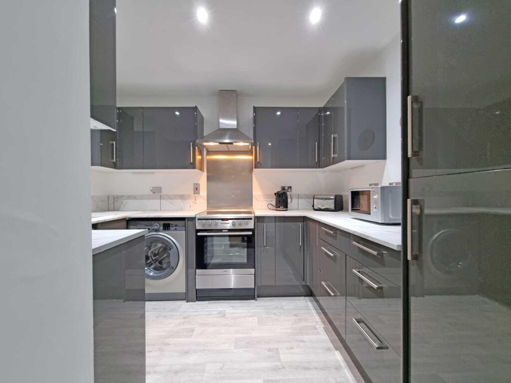Apartment in Ipswich - View 3