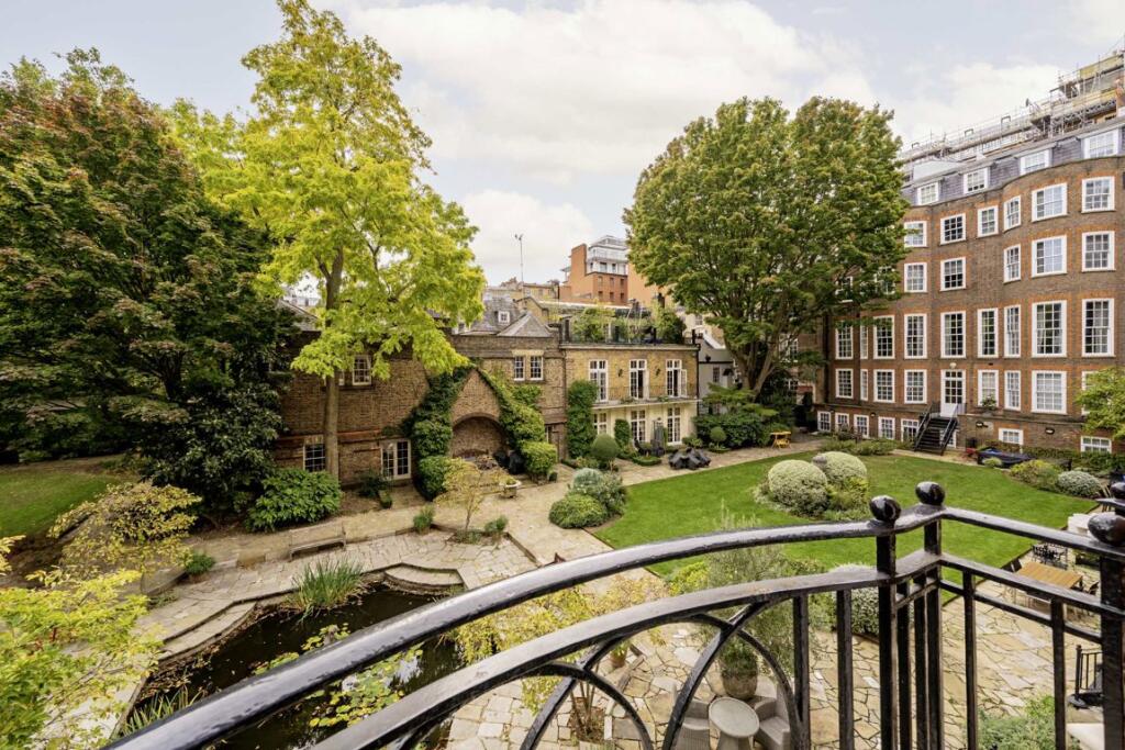 Main image of property: Green Street, London