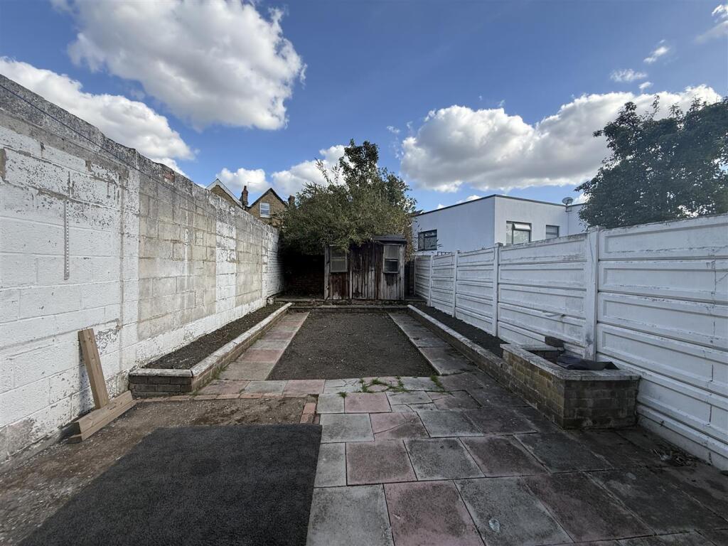 House in London, West Green - View 5