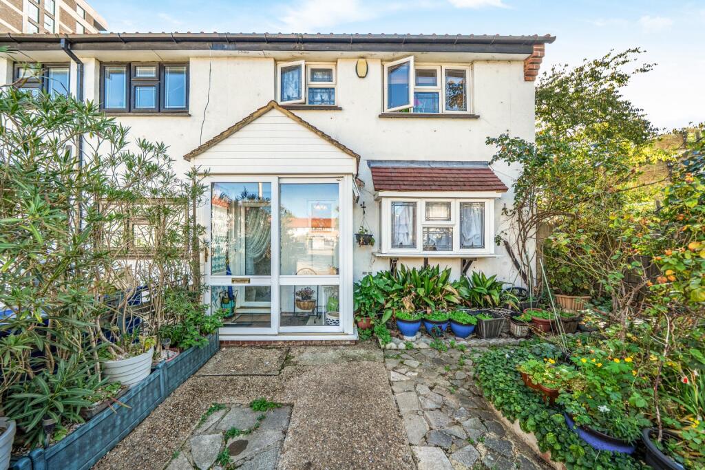 Main image of property: Drovers Place, London, SE15