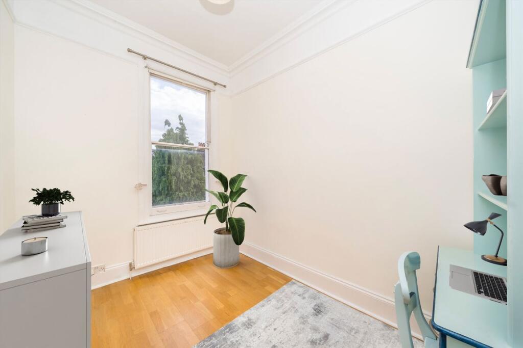 Apartment in London - View 5